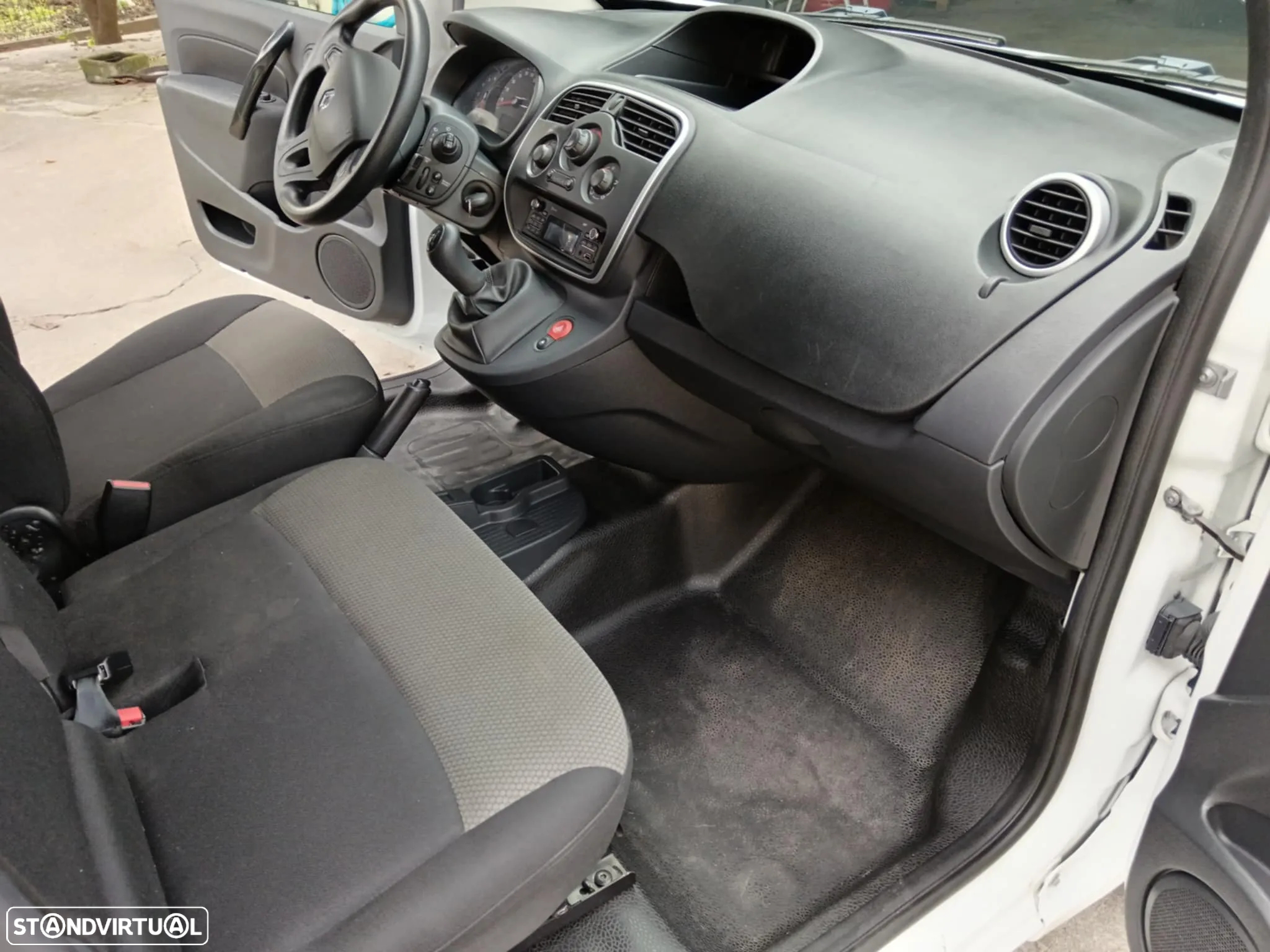 Renault Kangoo 1.5 Dci MAXI 3 LUGARES - 10