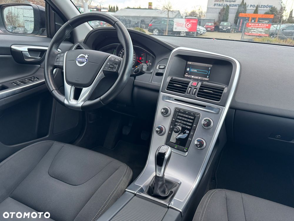 Volvo XC 60 D4 Momentum - 38