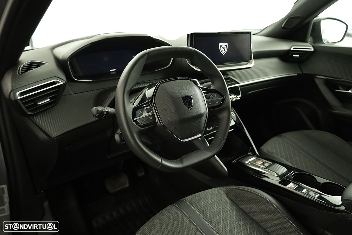 Peugeot 2008 1.2 PureTech Allure EAT8 - 7