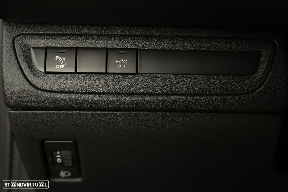 Peugeot 2008 1.2 PureTech Style - 20