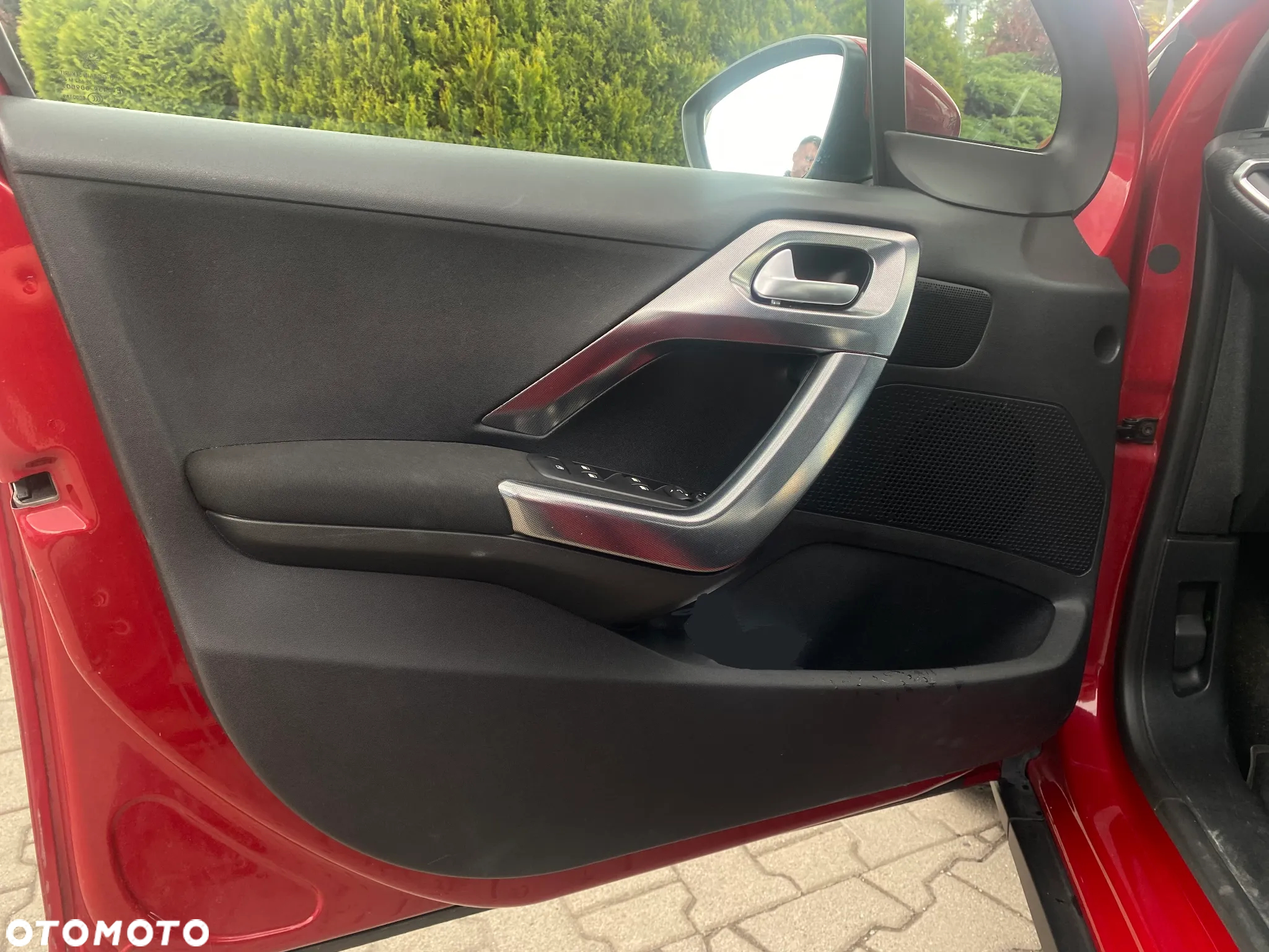 Peugeot 2008 1.2 Pure Tech Allure S&S EAT6 - 11