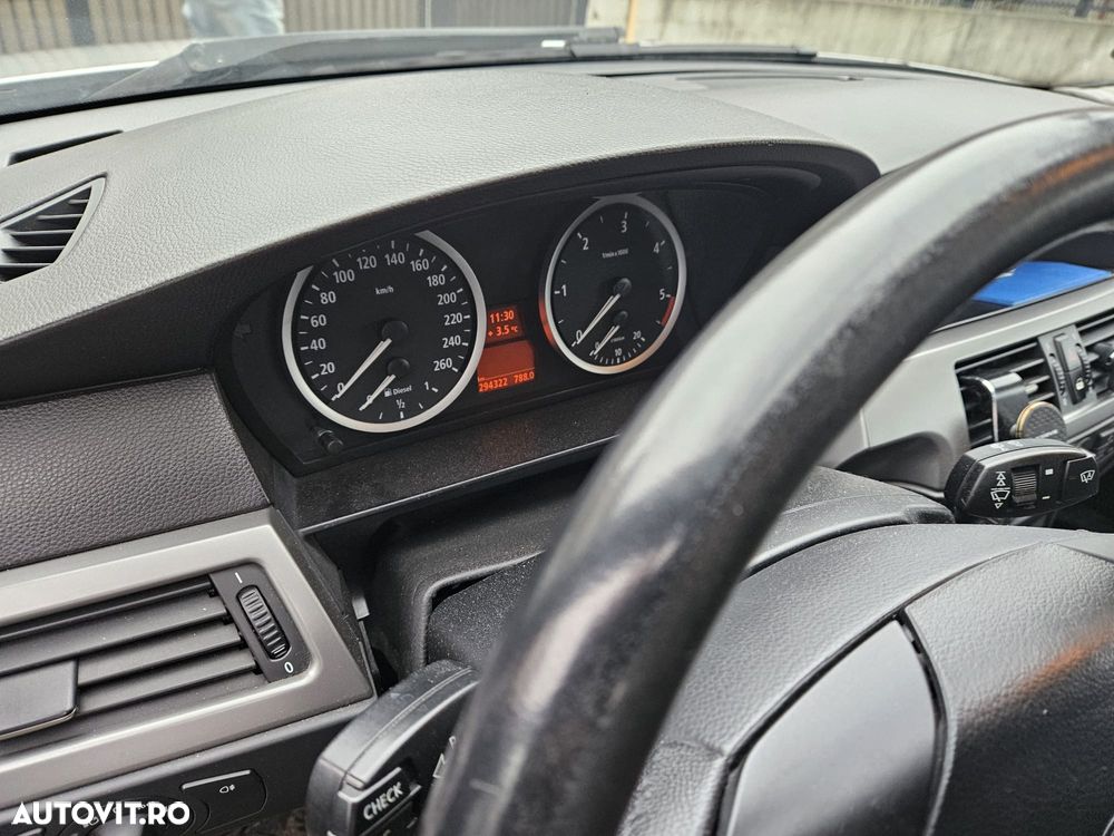 BMW Seria 5 525d Touring Edition Sport - 3