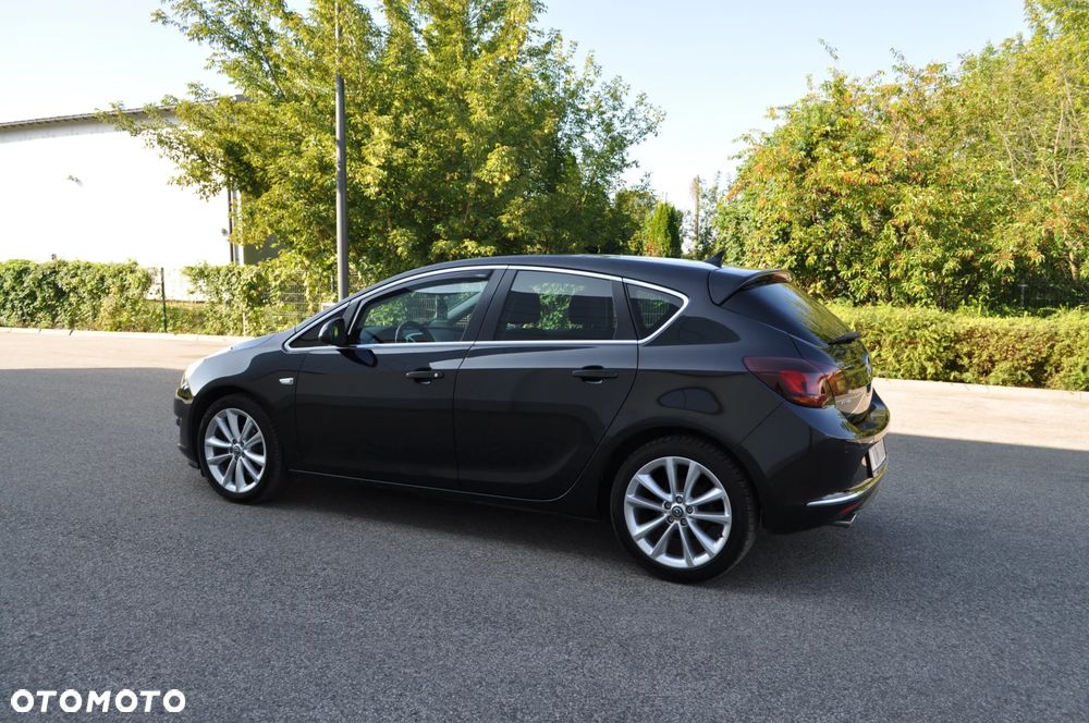 Opel Astra 1.4 Turbo Exklusiv - 10