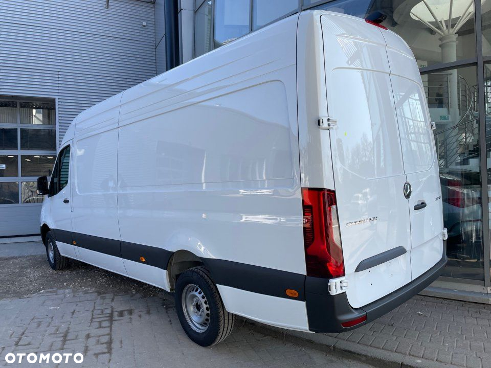 Mercedes-Benz Sprinter - 2