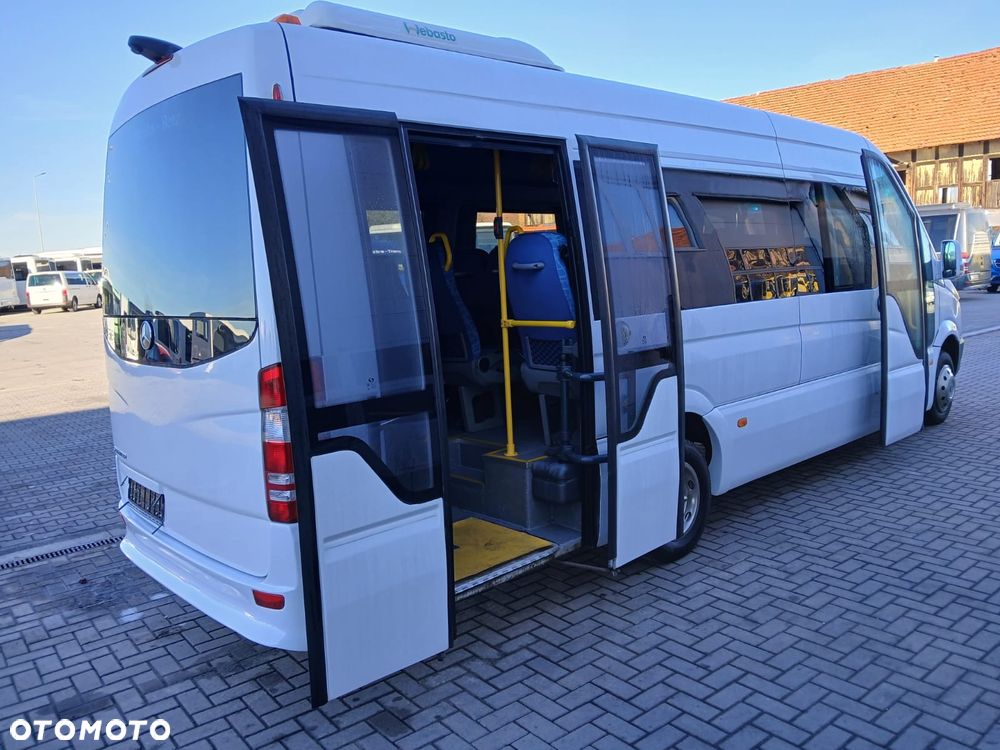 Mercedes-Benz 519 - 6