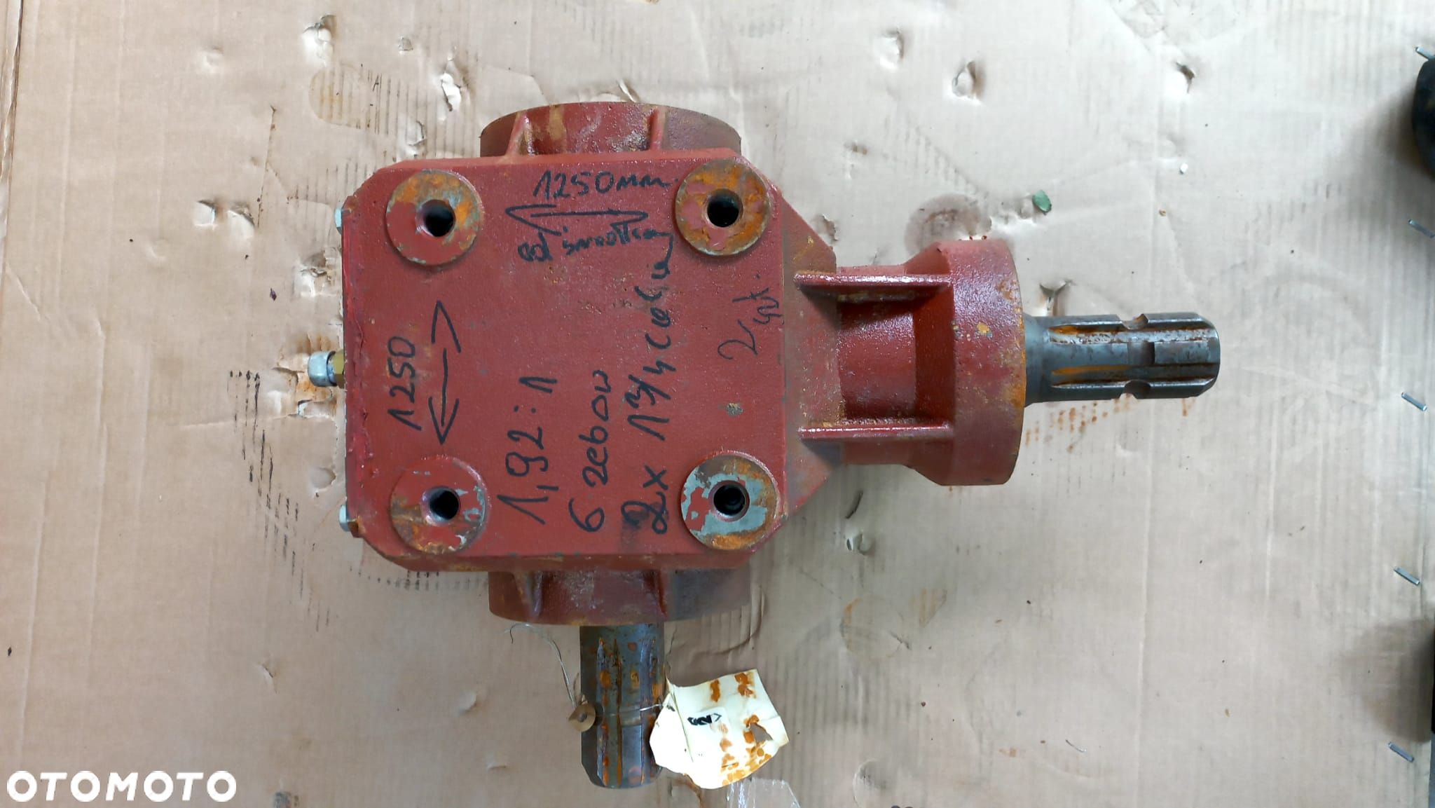 Przekładnia kątowa kosiarka mulczer rozdrabniacz rozrzutnika 0,75:1 8305113 GKN - 1