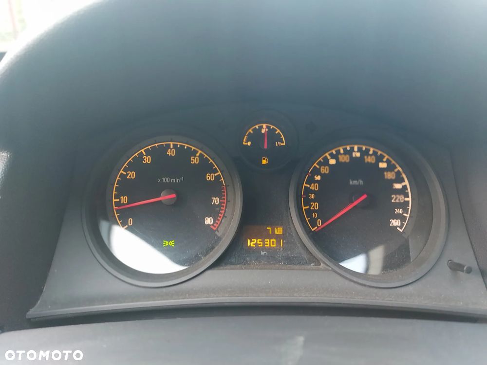 Opel Astra 1.6 Sport - 19