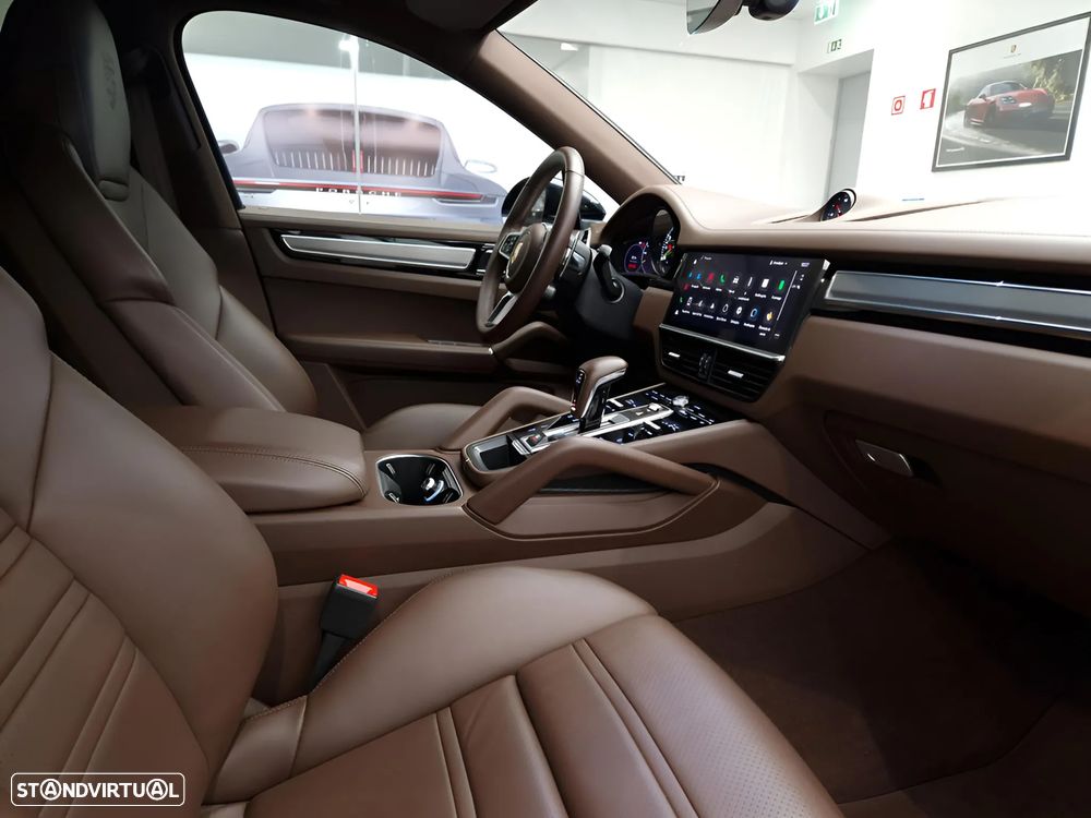 Porsche Cayenne Coupé E-Hybrid Platinum Edition - 25