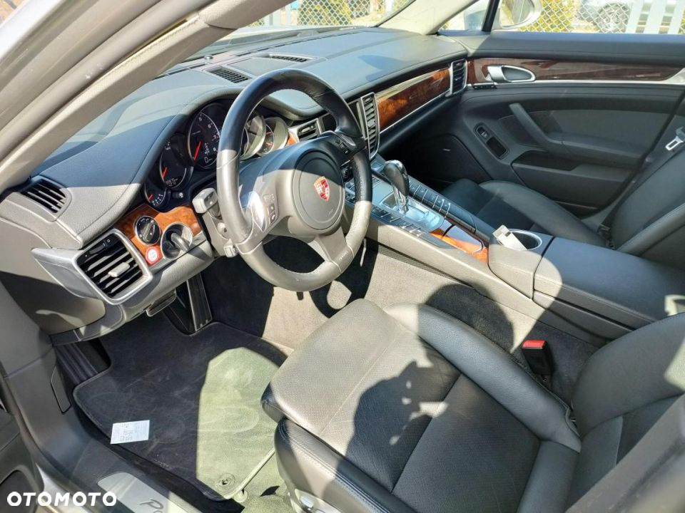 Porsche Panamera - 13