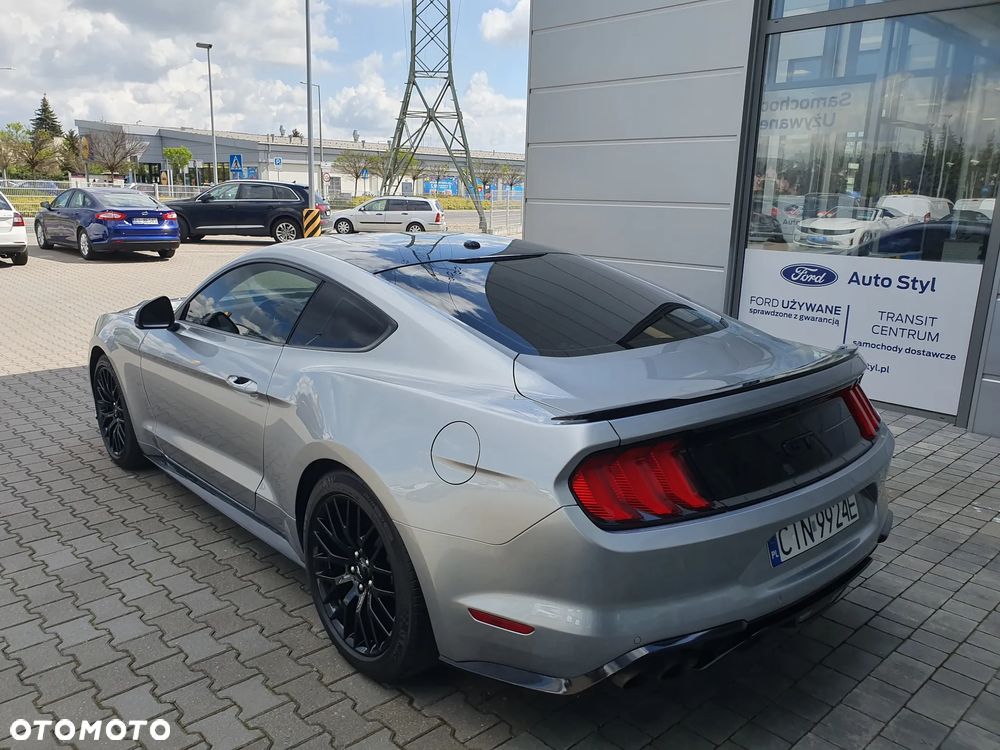 Ford Mustang - 7