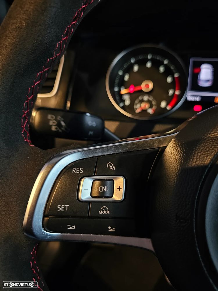 VW Golf GTI Performance BlueMotion - 28