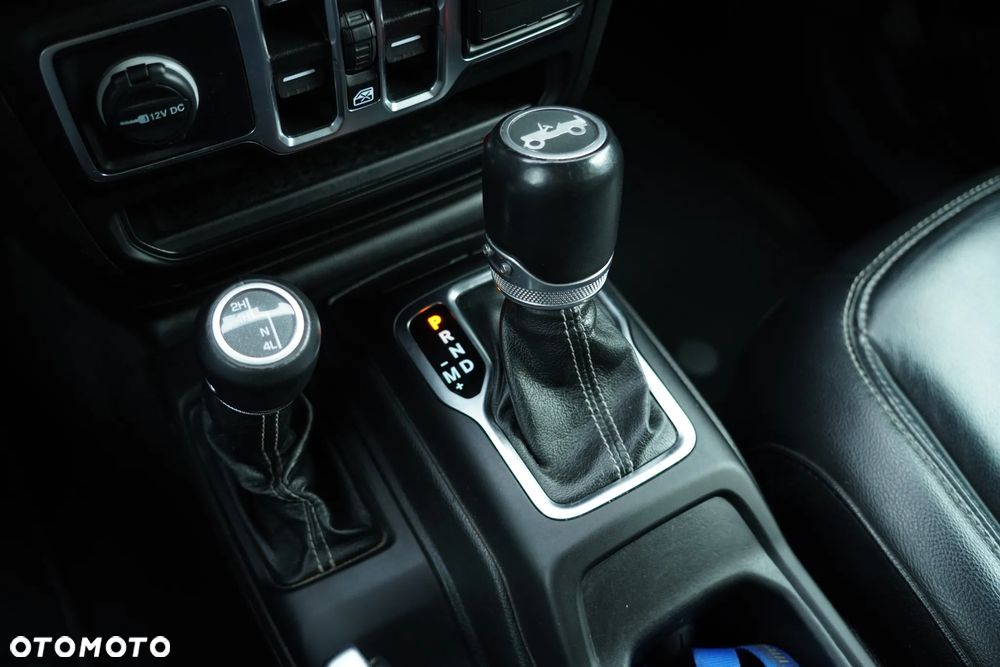 Jeep Wrangler 3.6 Unlim Sahara - 22