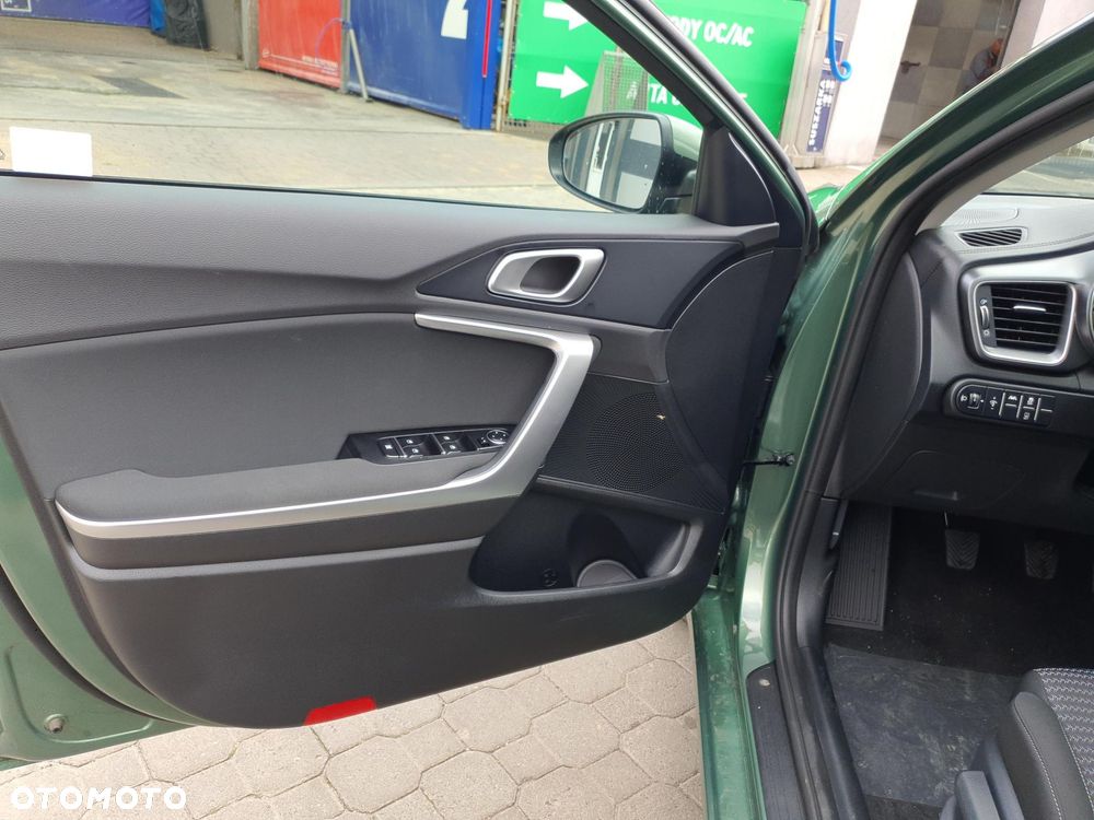 Kia Ceed 1.5 T-GDI M - 10