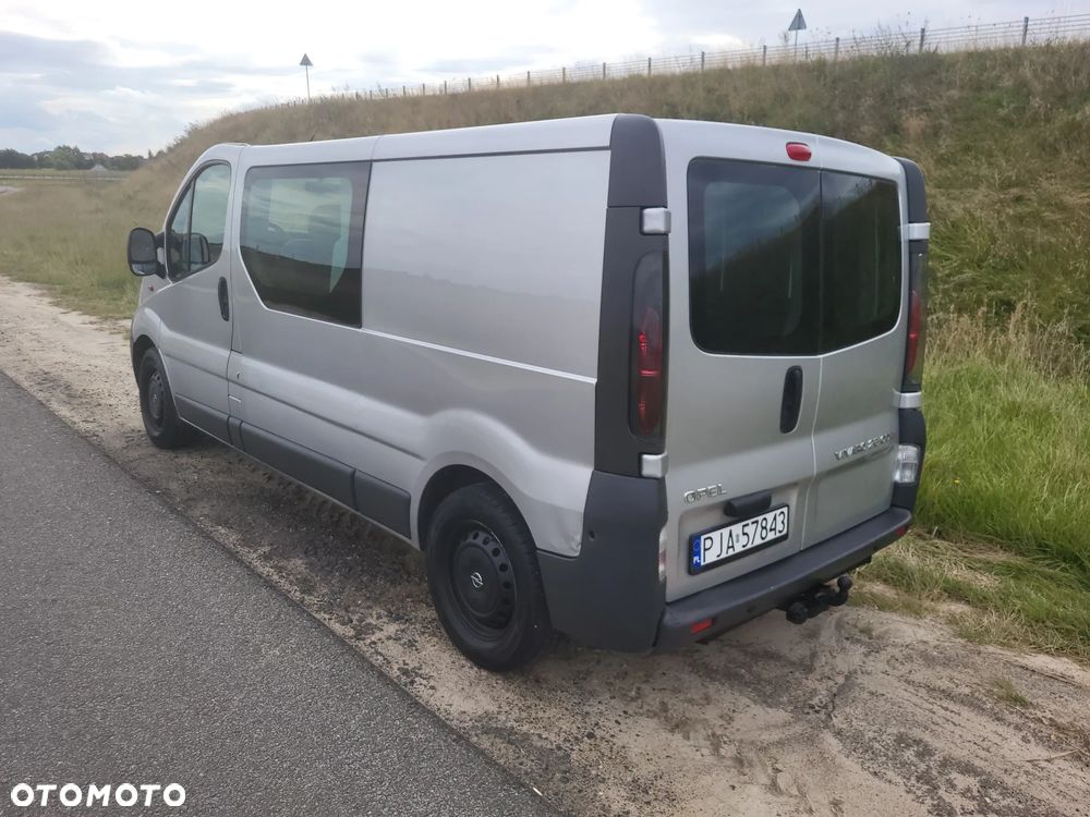Opel Vivaro 2.5 CDTI L2H1 - 20