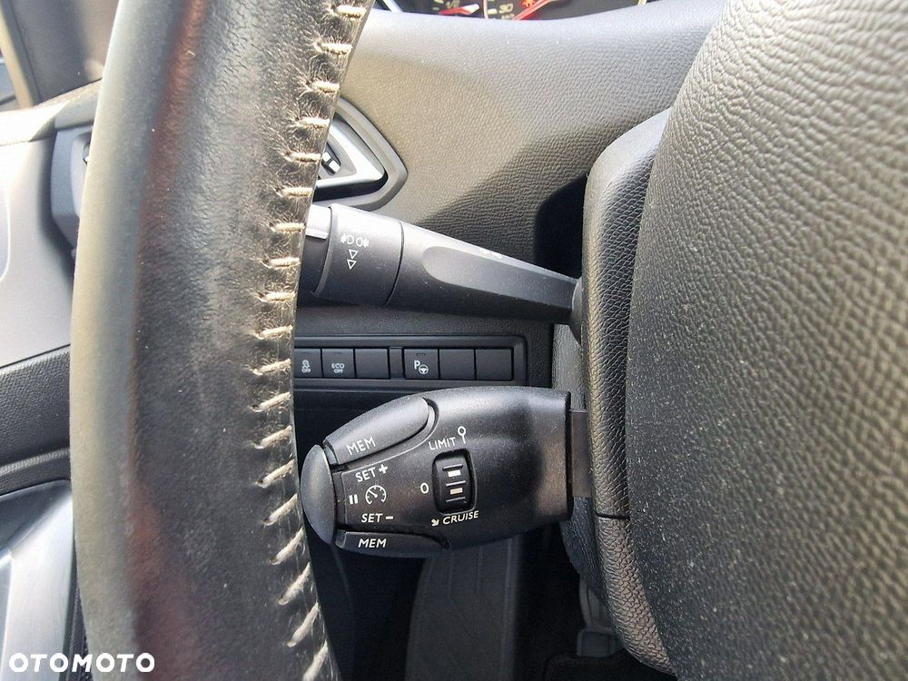 Peugeot 308 - 33