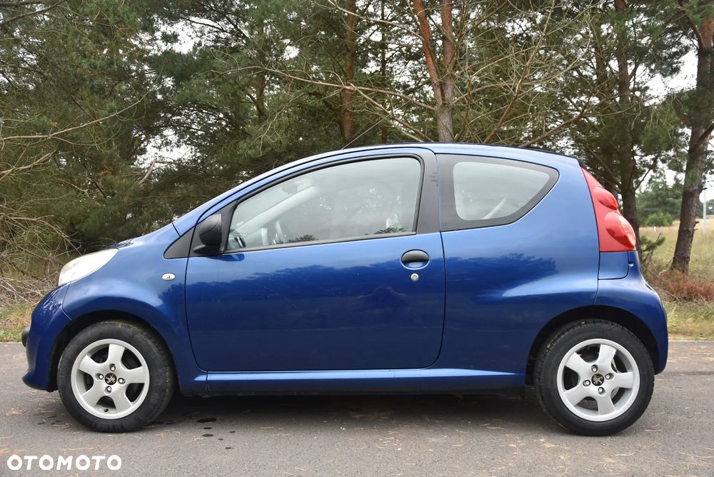 Peugeot 107 2008 photo 4
