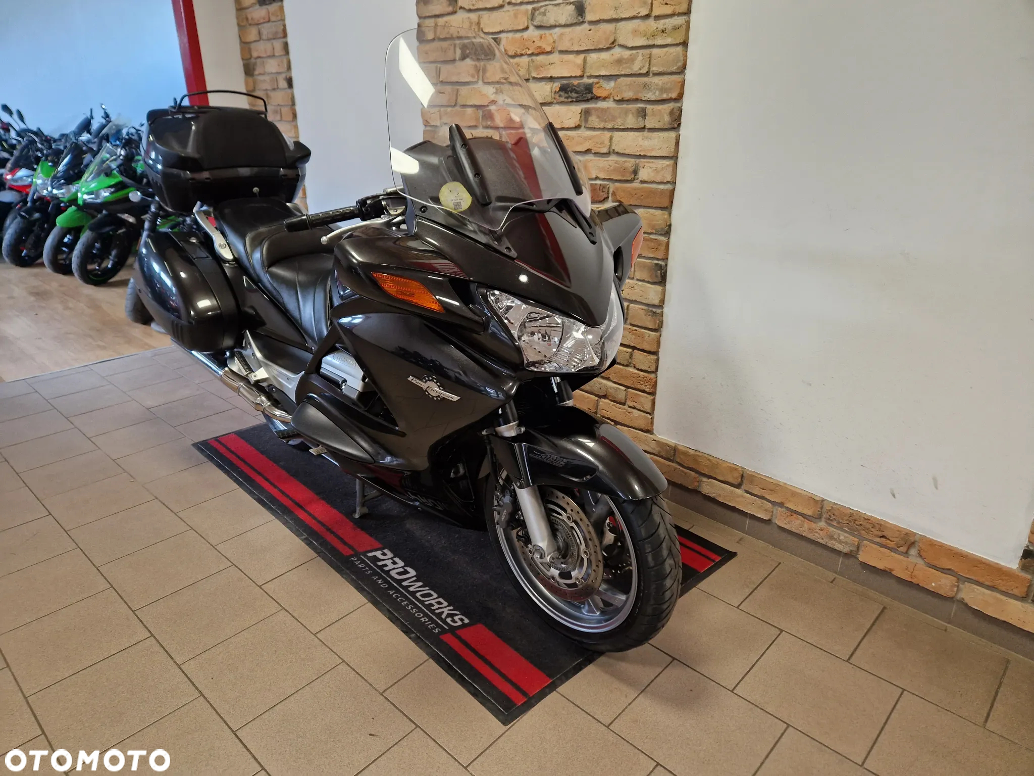 Honda ST - 6