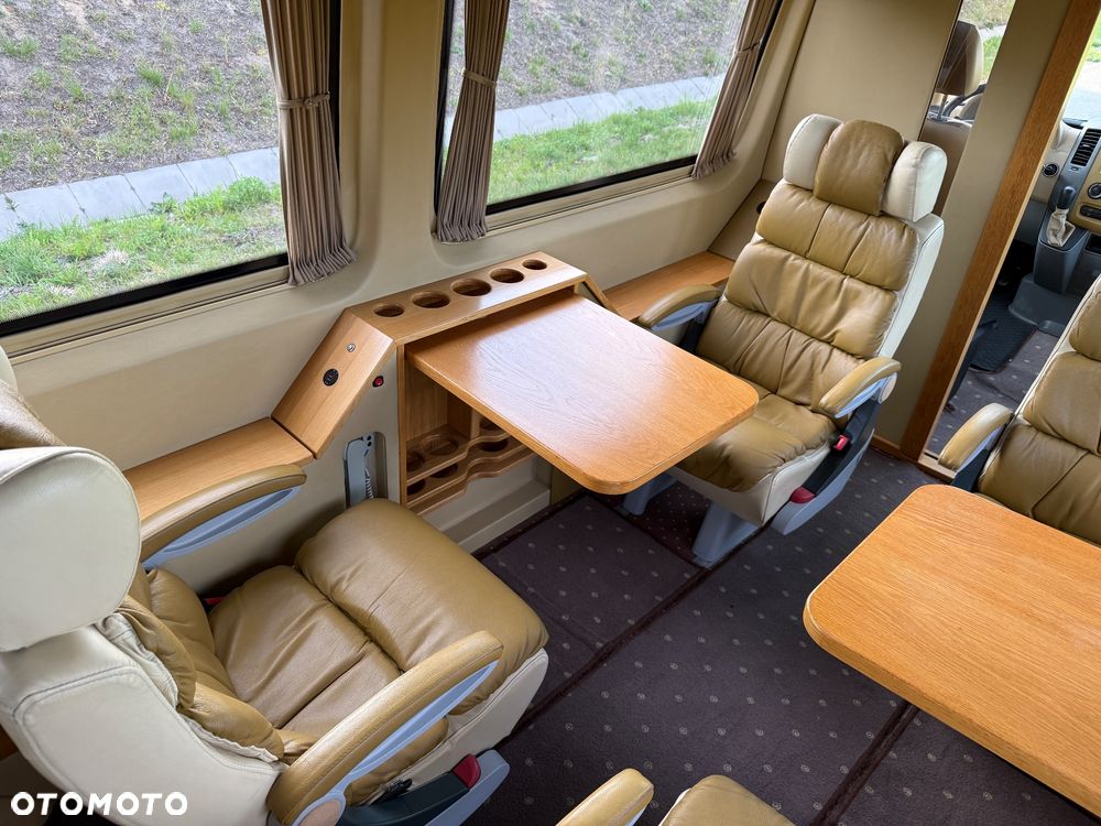 Mercedes-Benz Sprinter - 24