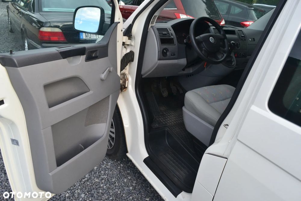 Volkswagen Transporter - 9