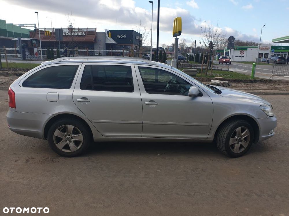 Skoda Octavia 1.8 TSI Elegance DSG - 4
