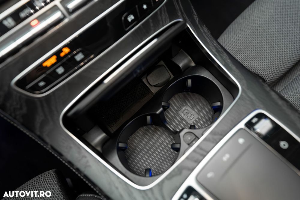 Mercedes-Benz E - 23