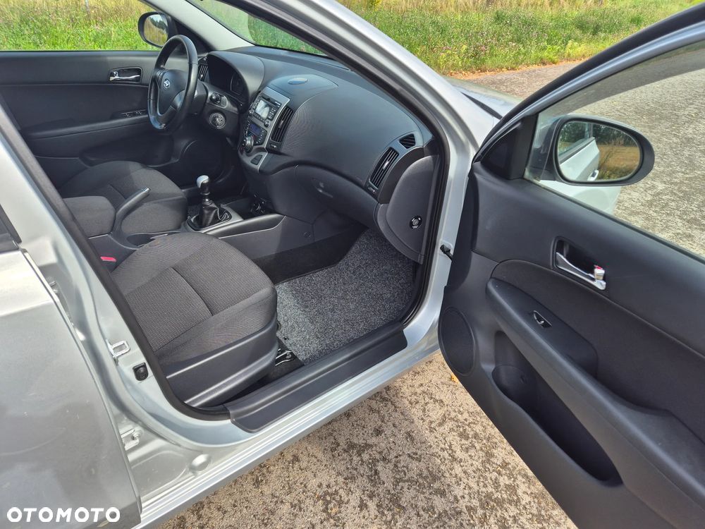 Hyundai i30 1.6 blue Comfort - 13