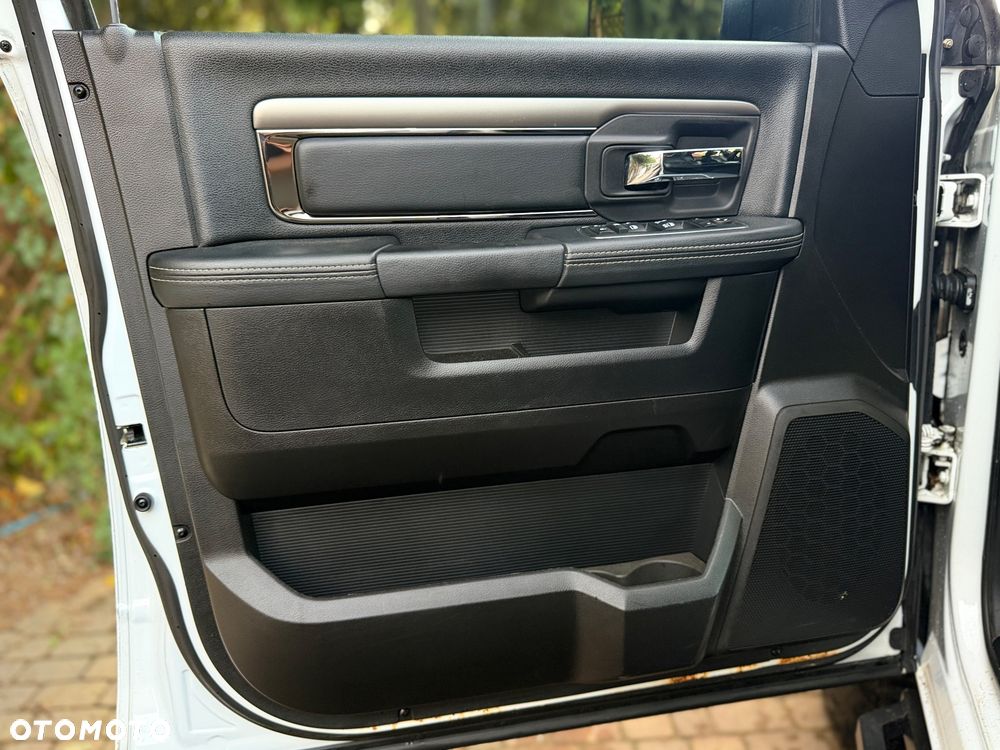 Dodge RAM 5.7 4x4 - 19