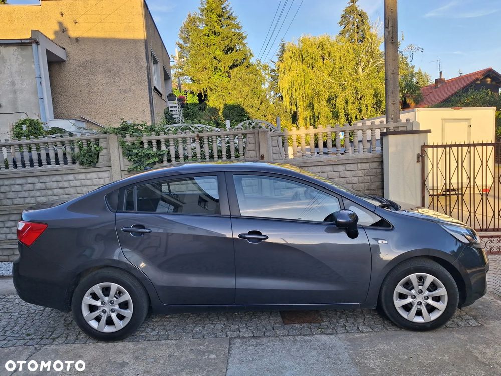 Kia Rio - 1