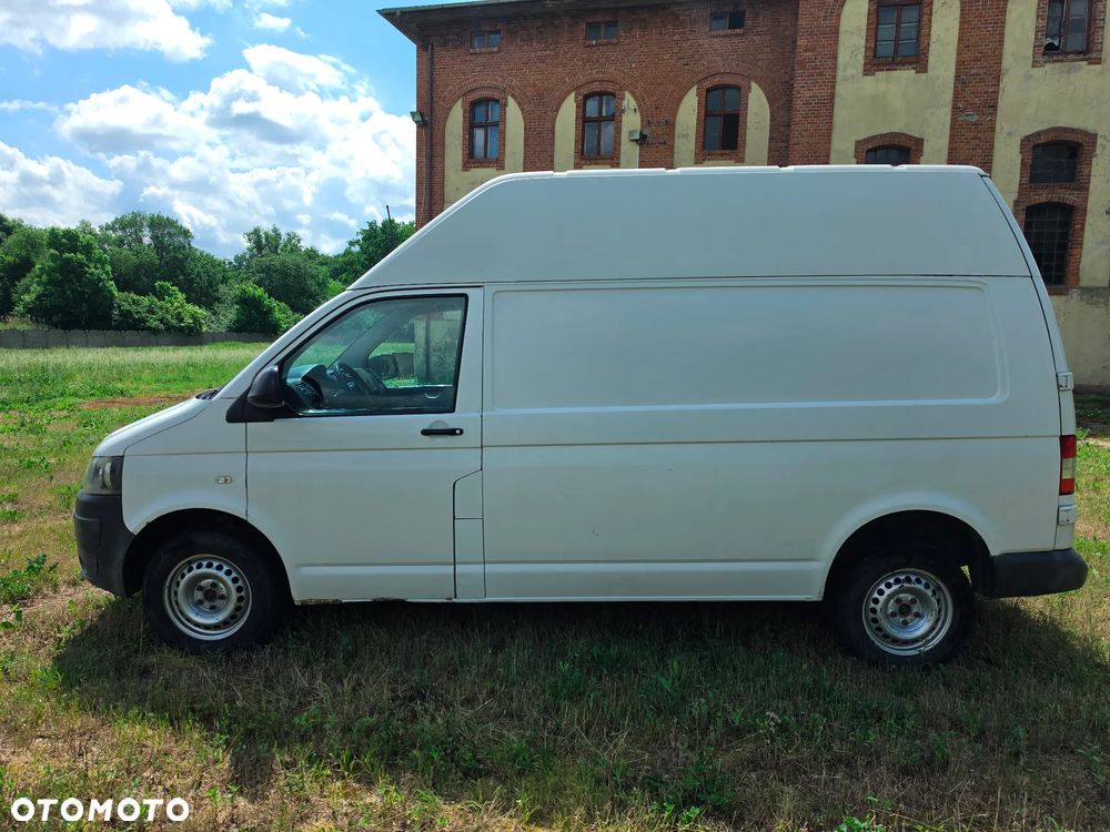 Volkswagen Transporter - 2