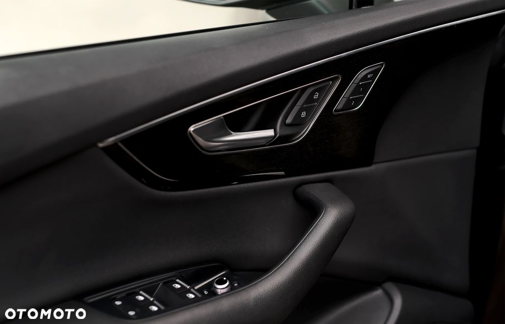 Audi Q7 55 TFSI quattro tiptronic - 33