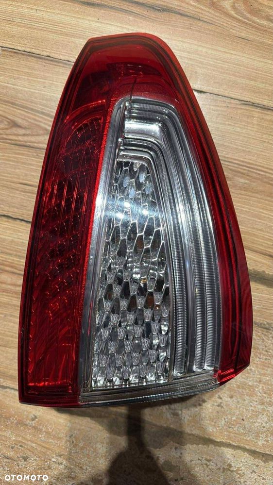 lewa tylna lampa w błotnik ford mondeo mk4 lift hb - 1