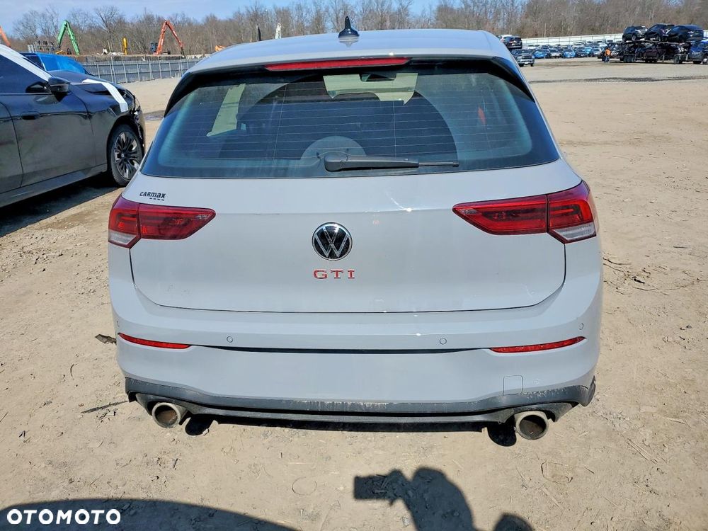 Volkswagen Golf - 6