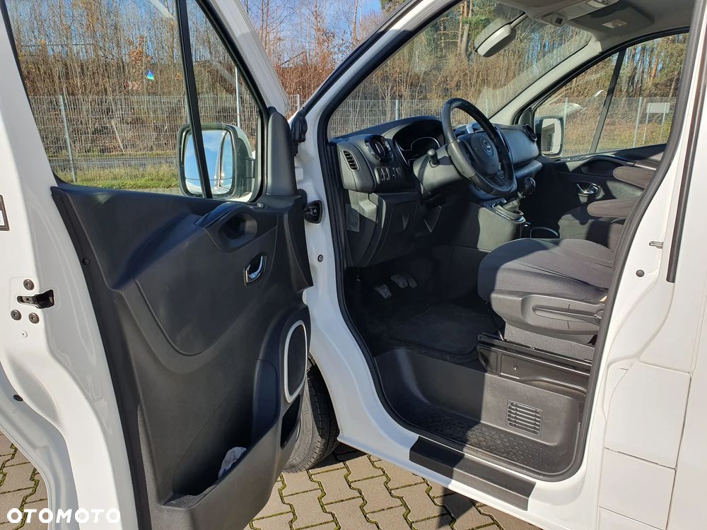 Opel Vivaro - 11
