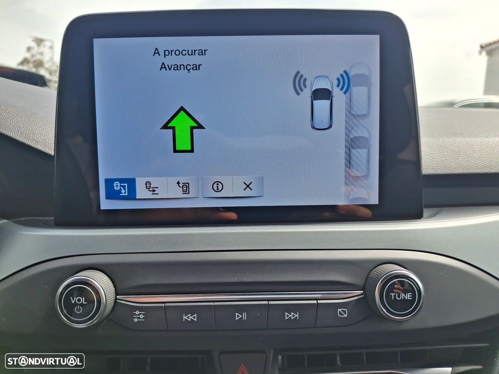 Ford Focus 1.0 EcoBoost MHEV ST-Line - 27