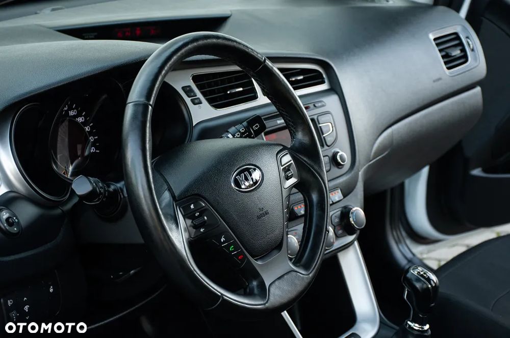 Kia Ceed 1.6 GDI Platinum Edition - 16