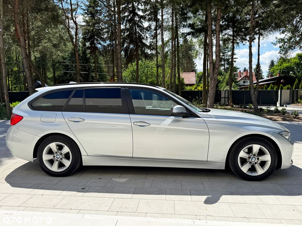 BMW Seria 3 318d DPF Edition Sport - 18
