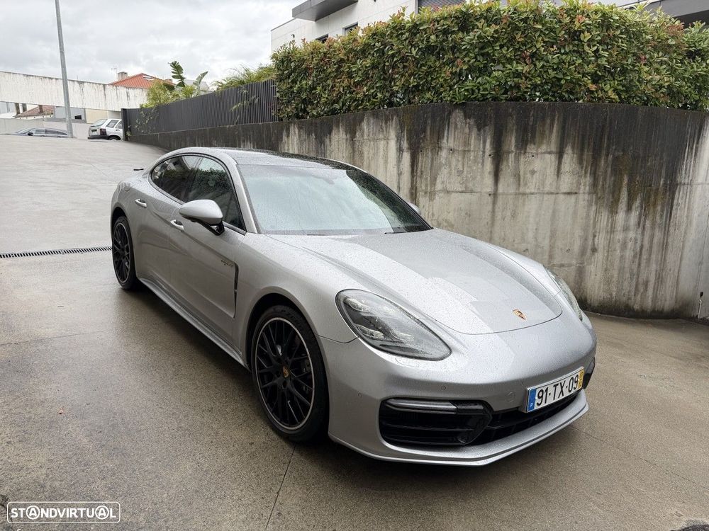 Porsche Panamera 4 E-Hybrid Platinum Edition - 3