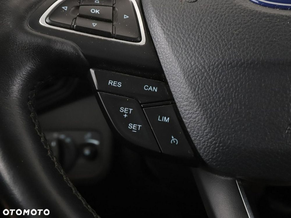 Ford Kuga 1.5 EcoBoost 2x4 Trend - 28