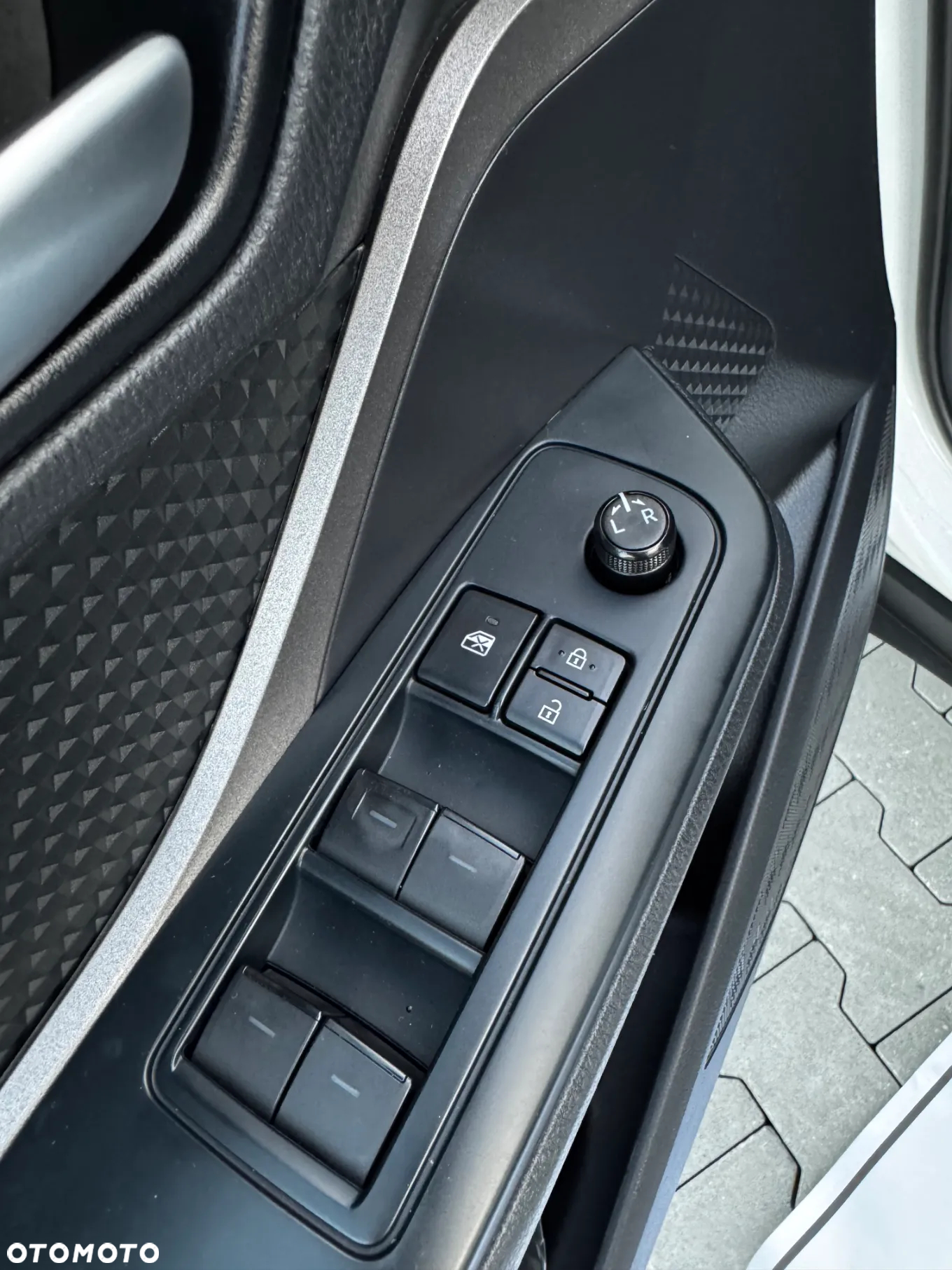 Toyota C-HR - 15