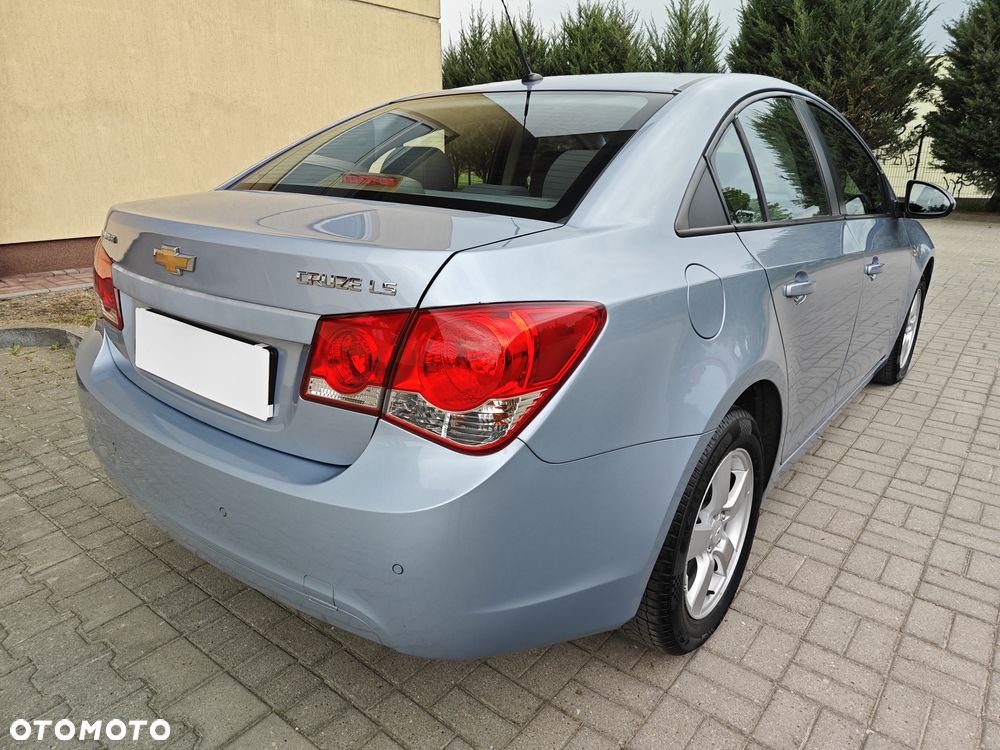 Chevrolet Cruze - 11