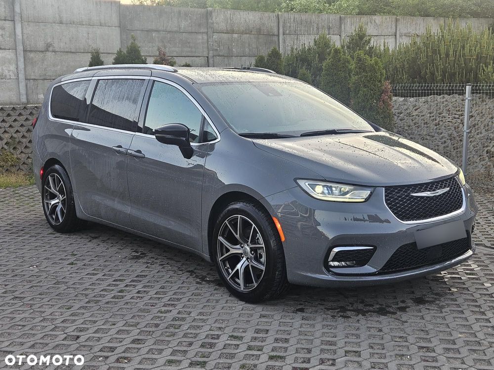 Chrysler Pacifica - 10