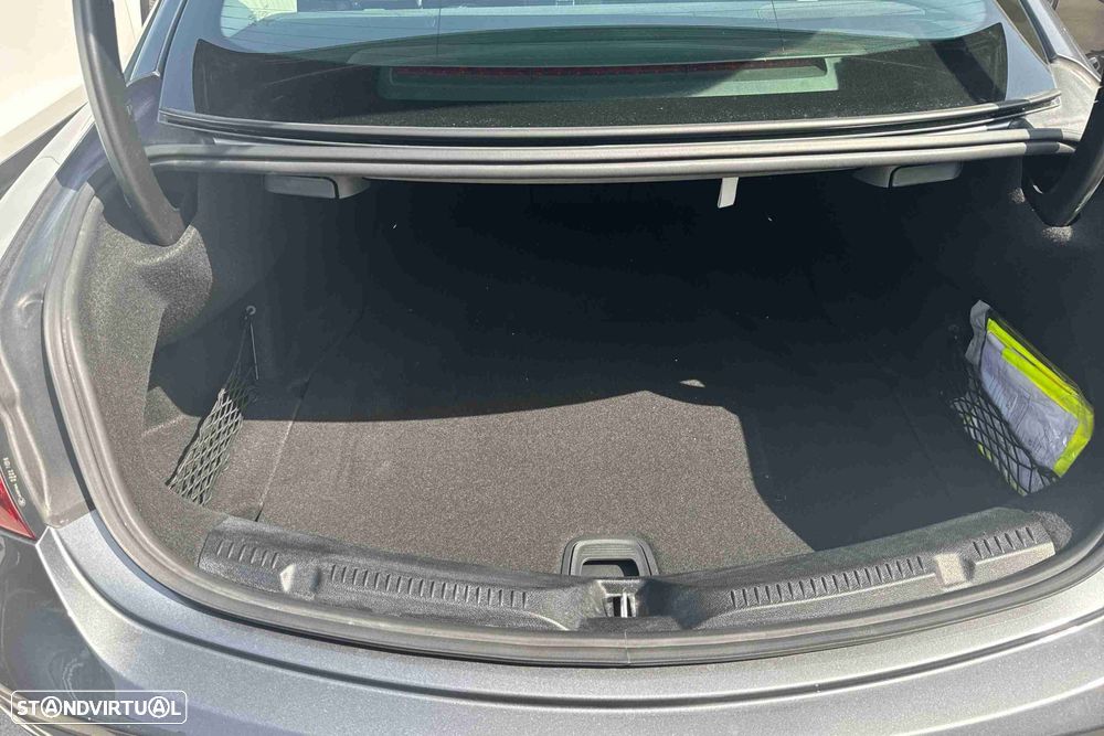 Mercedes-Benz E 220 d - 11