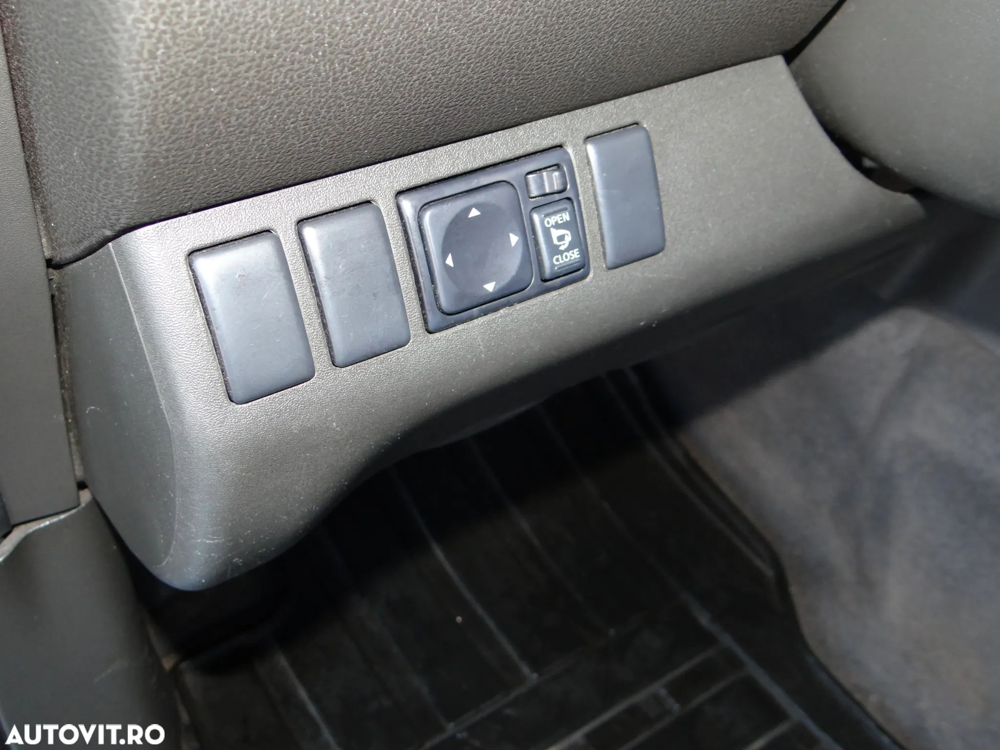 Nissan Pathfinder 2.5 dCi DPF All Mode 4X4 LE - 20