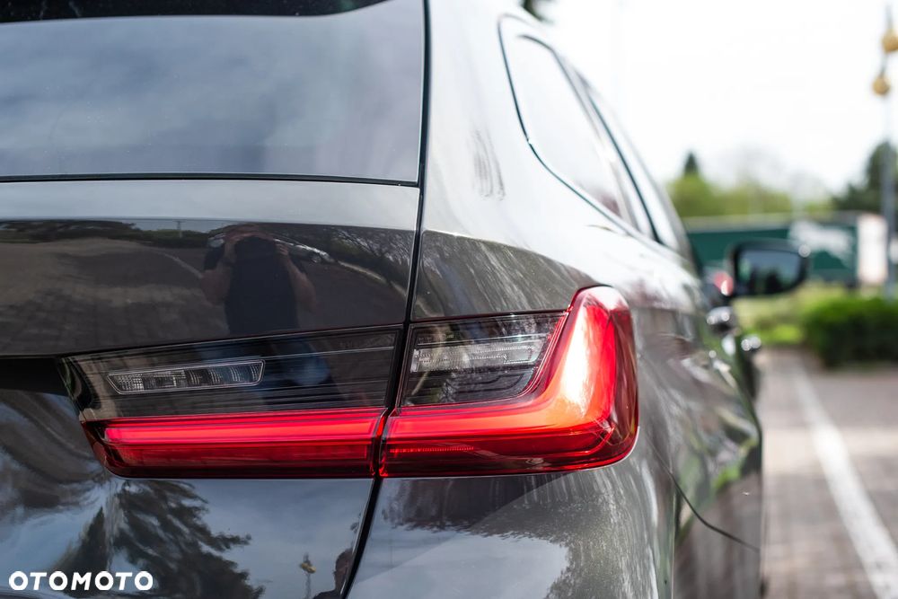 BMW Seria 3 330d xDrive Advantage - 10