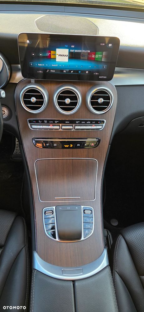 Mercedes-Benz GLC 300 4Matic 9G-TRONIC AMG Line - 17