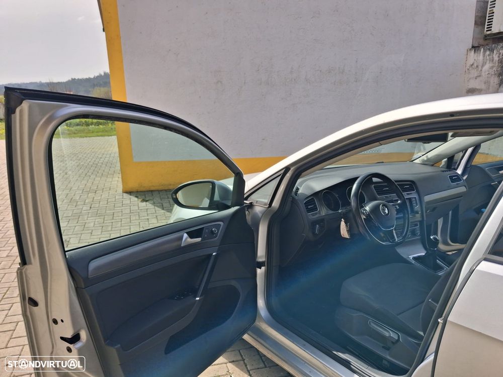 VW Golf 1.6 TDi DPF BlueMotion - 6