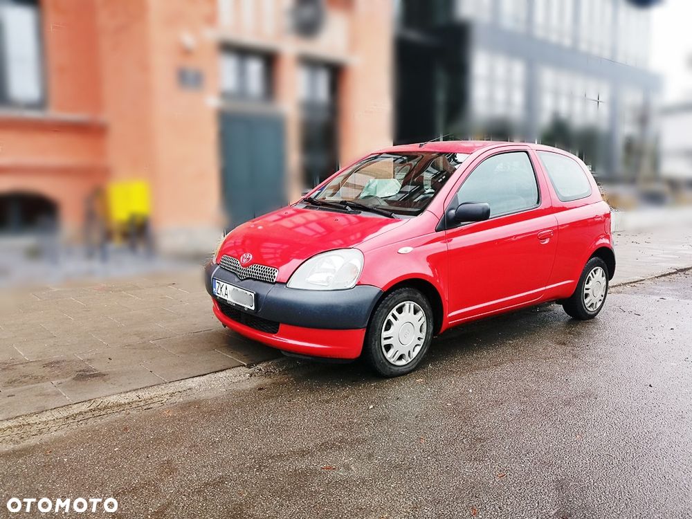 Toyota Yaris 1.0 Base - 1