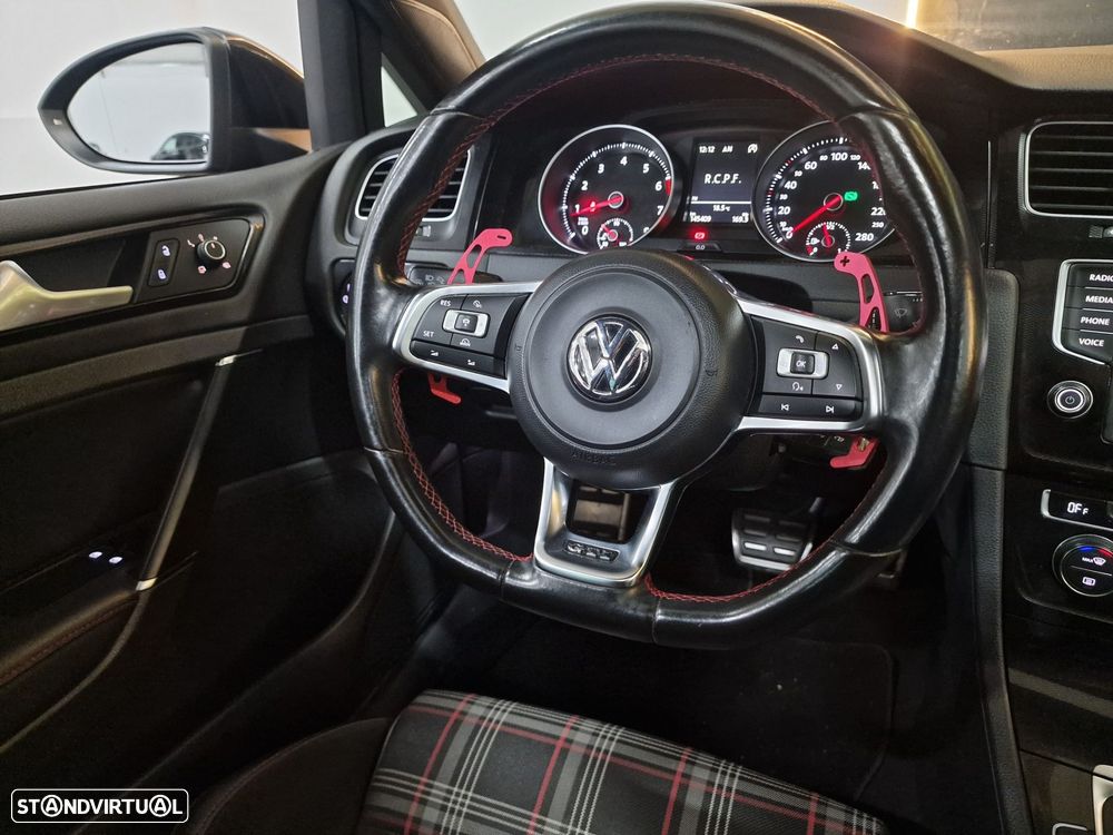 VW Golf 2.0 TSi GTi DSG - 31