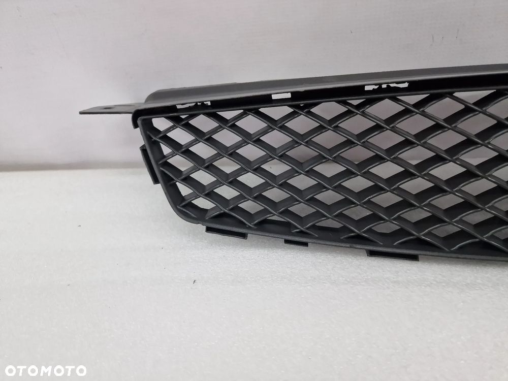 FORD FOCUS MK2 04- ATRAPA / GRILL PRZEDNI PRZÓD , NR 4M51-8138-AE / 4M51-8200AJ / 4M51-8200BJ , NR AUKCJI GL270 - 4