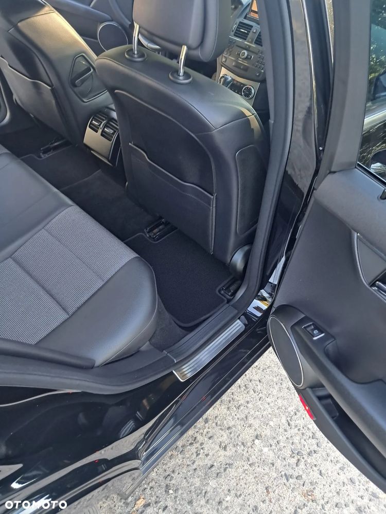 Mercedes-Benz Klasa C 220 CDI DPF Automatik BlueEFFICIENCY Avantgarde - 19